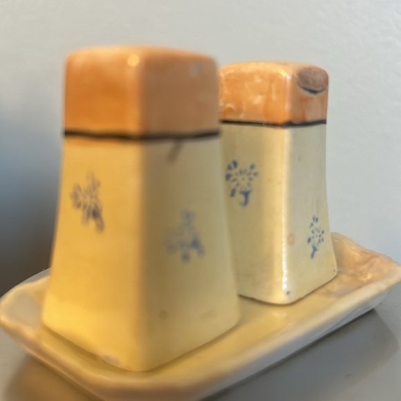 Floral Porcelain Salt and Pepper Shakers with Tray Japan/H Kato - Picture 2 of 7